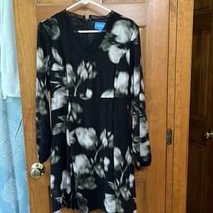 Vera wang. Long sleeve dress size 8 new without tags